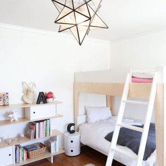 Παιδικό δωμάτιο στο Χρουστσόφ με έπιπλα από κόντρα πλακέ