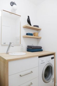 Κλασικός καναπές σε ξύλινο σκελετό