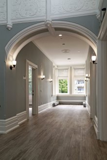 Επισκευή και σχεδιασμός της αψίδας στο διάδρομο