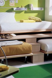 Βάθρο στο παιδικό δωμάτιο για τρία