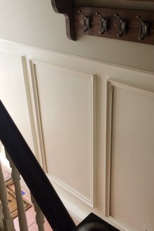 Πλάκες από κόντρα πλακέ στο διάδρομο