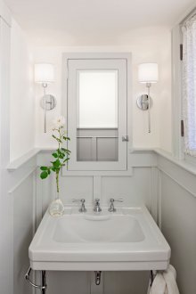 Μικρό μπάνιο με πάνελ