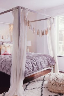 Λεπτό λιλά στο υπνοδωμάτιο καταπραΰνει