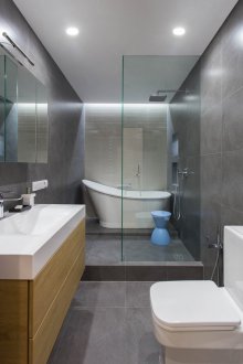 Μικρό γκρι μπάνιο