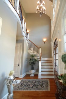 Σχεδιασμός διαδρόμου με κλασική σκάλα.