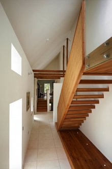 Σχεδιασμένο διάδρομο με στέγη