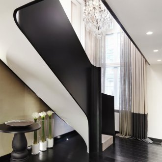 Σχεδιασμός διαδρόμου με στενή σκάλα.