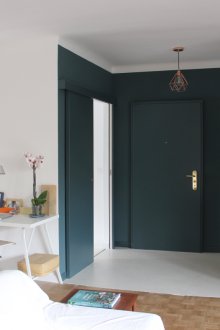 Προσαρμογή προϋπολογισμού σε διαμέρισμα στούντιο σε απλό στυλ