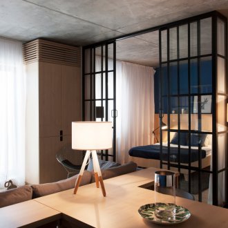 Προσαρμογές προϋπολογισμού σε πατάρι διαμέρισμα στούντιο