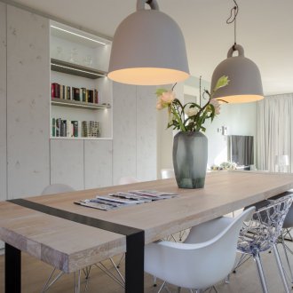 Προσαρμογές προϋπολογισμού σε ένα στούντιο διαμέρισμα στην τραπεζαρία