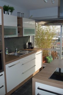 Κουζίνα 9 τ.μ. με πανοραμικό παράθυρο