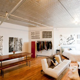 Υπνοδωμάτιο σε μια επισκευή διαμέρισμα στούντιο