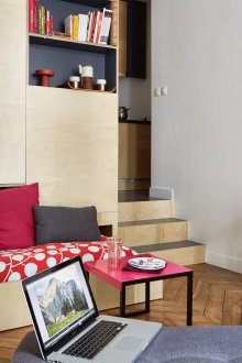 Υπνοδωμάτιο σε ένα διαμέρισμα στούντιο με κρεβάτι για ξεκούραση