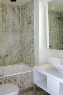 Σχεδιάστε ιδέες για ένα μικρό μωσαϊκό μπάνιο