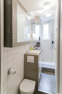 Σχεδιάστε ιδέες για ένα μικρό στενό μπάνιο