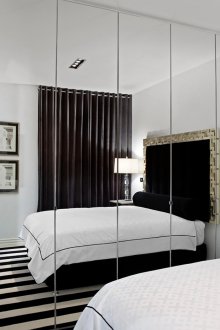 Μικρό νεοκλασικό υπνοδωμάτιο