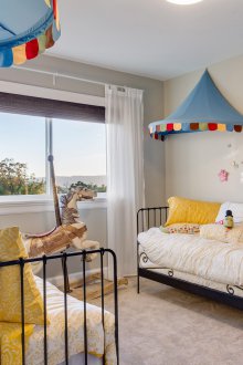 Παιδικό κρεβάτι 10 τ.μ. με κρεβάτι από σφυρήλατο σίδερο