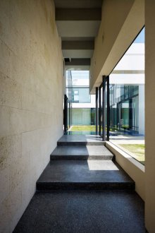 Πέτρα στο διάδρομο μπεζ