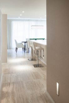 Η πέτρα στο διάδρομο είναι ρηχή