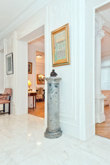 Πλακάκια δαπέδου στο διάδρομο