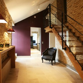 Φυσική πέτρα στο διάδρομο