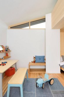 Παιδικό δωμάτιο σε ξύλινο διαμέρισμα στούντιο