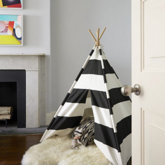 Παιδικό δωμάτιο σε διαμέρισμα στούντιο με κρεβάτι