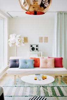 Παιδικό δωμάτιο σε διαμέρισμα στούντιο με παράθυρο κόλπων