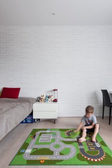 Παιδικό δωμάτιο σε στούντιο διαμέρισμα με έπιπλα