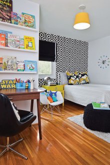Παιδικό δωμάτιο σε ένα στούντιο διαμέρισμα με γραφείο
