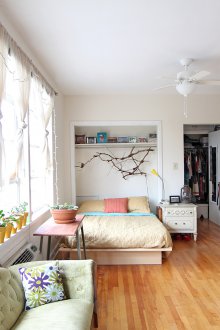 Παιδική διάταξη επίπλων σε διαμέρισμα στούντιο