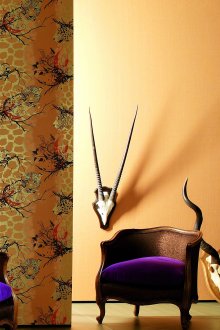 Συνδυασμός απλών πορτοκαλί και ζωντανών ταπετσαριών εκτύπωσης