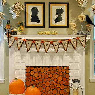 Εικόνες στο εσωτερικό πάνω από το τζάκι