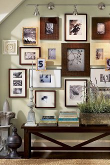 Εικόνες στο εσωτερικό του διαδρόμου