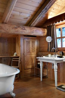 Εσωτερικό του μπάνιου στο σπίτι