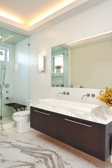 Μαρμάρινο εσωτερικό μπάνιο