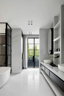 Εσωτερικό μπάνιο με διακόσμηση