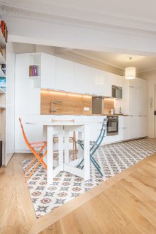 Σχεδιασμός διαμερίσματος στούντιο με έπιπλα