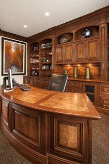 Εσωτερική διακόσμηση ενός γραφείου του κεφαλιού από δρυς