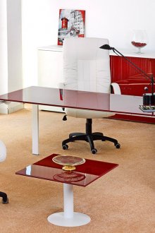 Κεντρικά γραφεία κόκκινο εσωτερικό σχέδιο