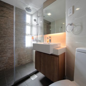 Μπεζ μπάνιο με φυσική πέτρα