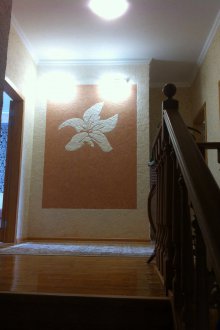 Σχέδια και διακόσμηση με υγρή ταπετσαρία