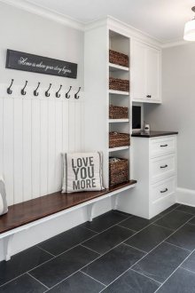 Σχεδιασμός αίθουσας εισόδου με πάγκο