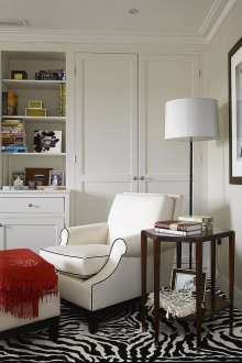 Διακοσμήστε τις γωνίες στο σαλόνι