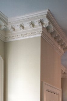 Διακοσμητικό γύψο σε ευρύχωρο περίγραμμα