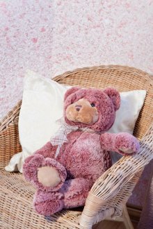 Ροζ υγρή ταπετσαρία σε ένα φυτώριο