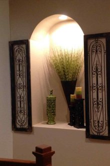 Niche melengkung di dalam bilik