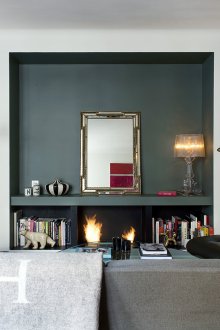 Εστιατόριο στο δωμάτιο με καθρέφτη