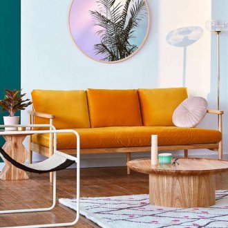 Δέντρο στο ρετρό εσωτερικό