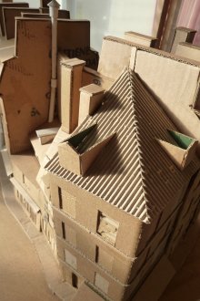 Παιχνίδι σπίτι με στέγη